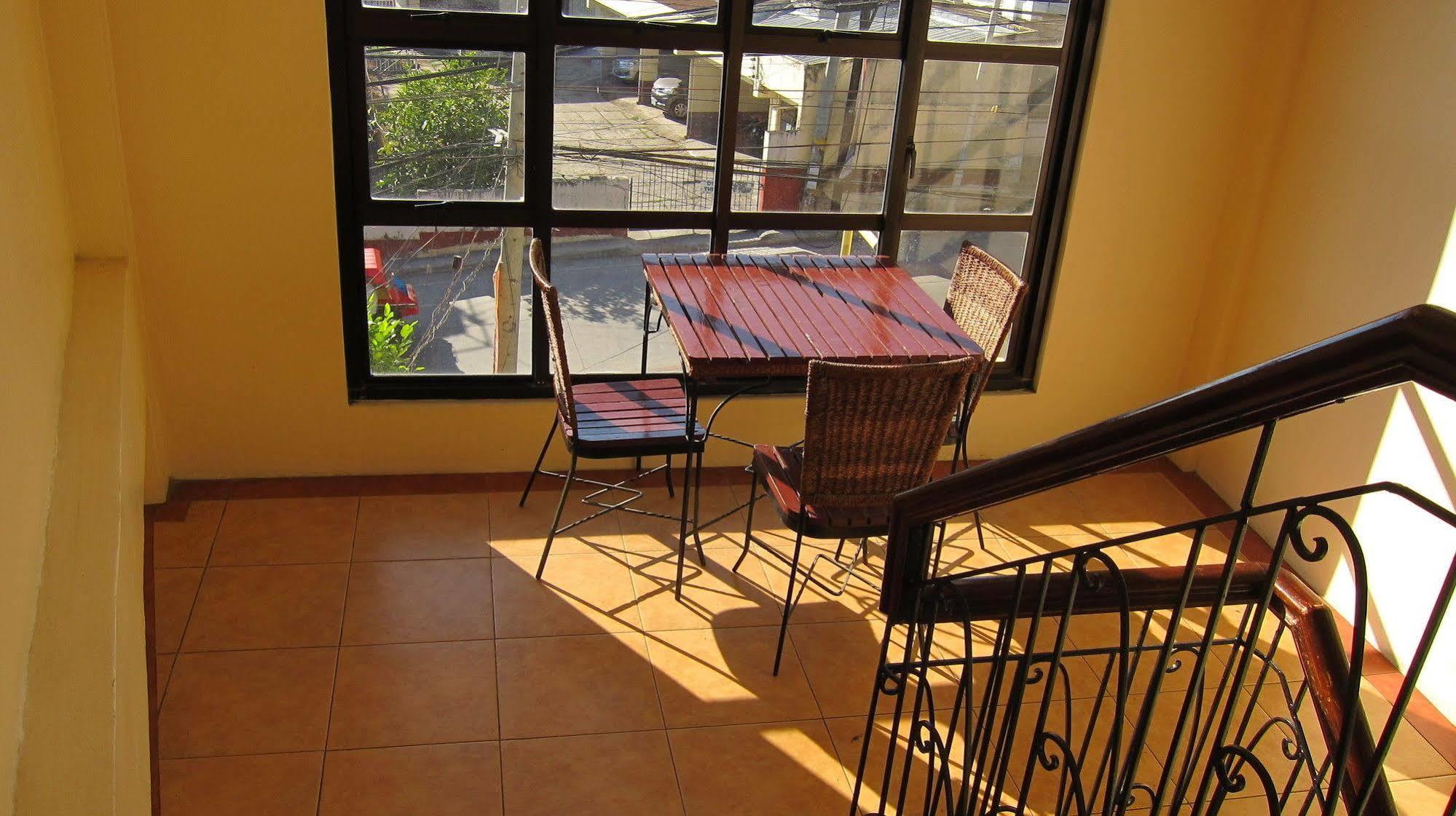 Darunday Manor Hotell Tagbilaran City Exteriör bild